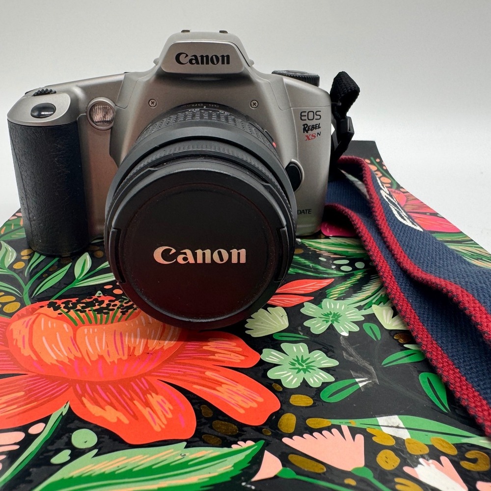 Canon EOS Rebel XSN 35mm SLR Film Camera Silver EF 35-80mm Lens Samsonite Bag